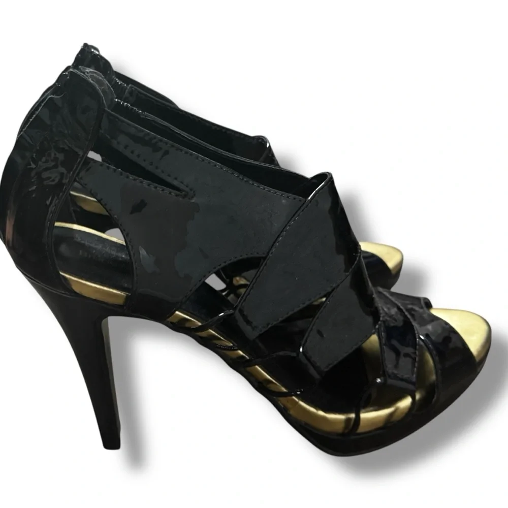 Bruno Menegatti Black Patant Leather cut out stiletto‎ 4.5in high heel sandals 9